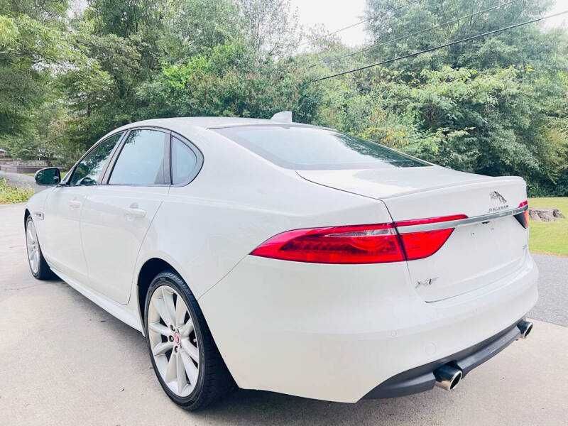 2016  Jaguar  XF