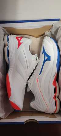 Nowe buty sportowe Mizuno Rozmiar 43