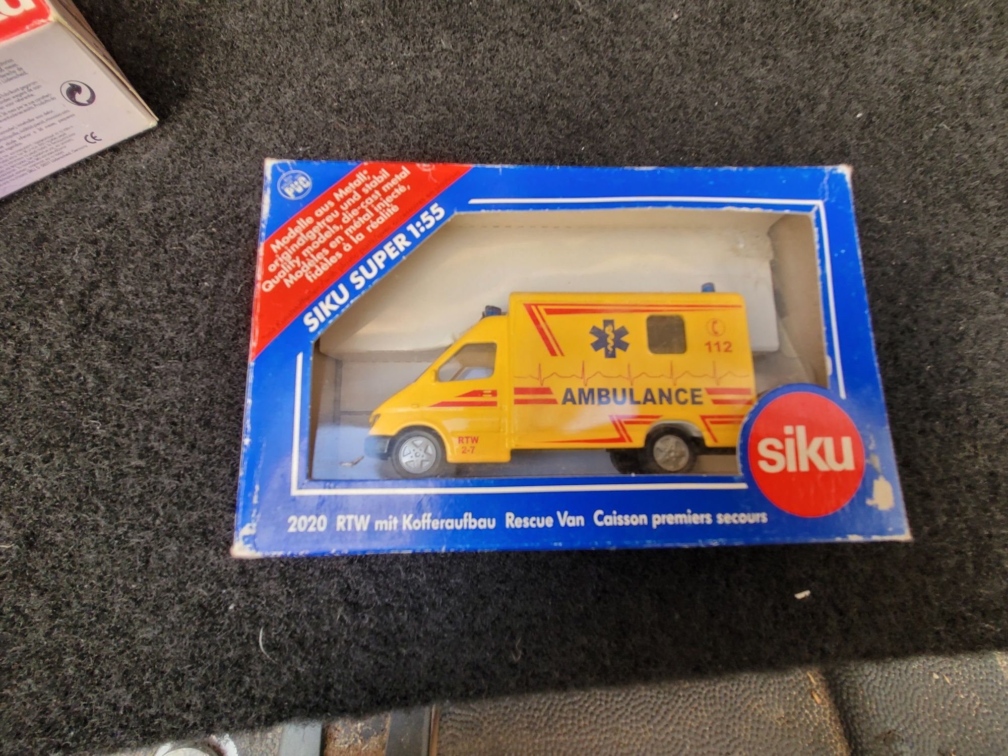 SIKU 2020 Mercedes Sprinter FL ambulans