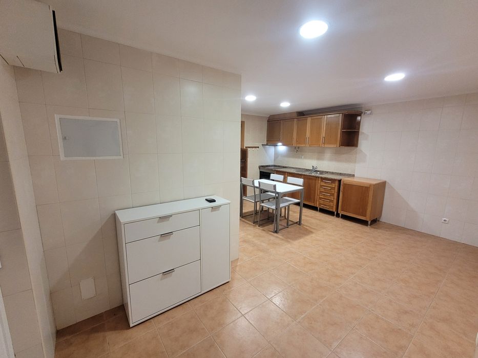 Arrenda se  T1 S.joao das lampas