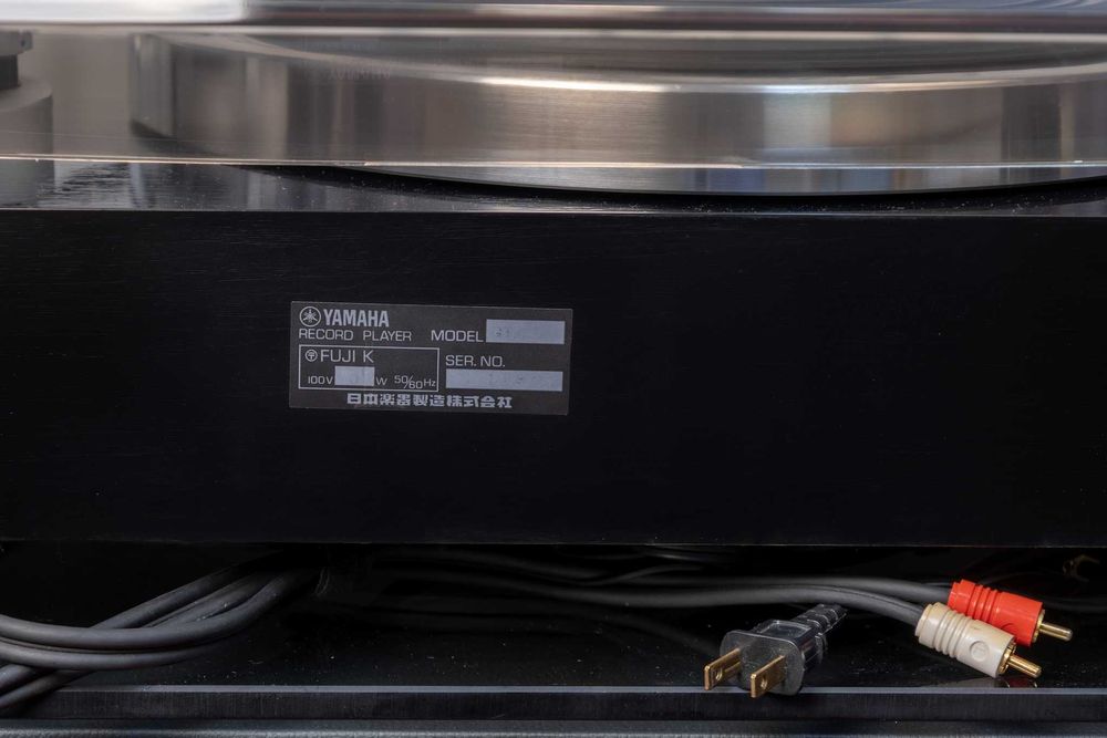 Виниловый проигрыватель YAMAHA GT-750. Отличное состояние