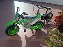 Mota elétrica e bicicleta roda 16