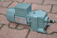 Motoreduktor 0.12kw. 116obr./min z hamulcem. SEW