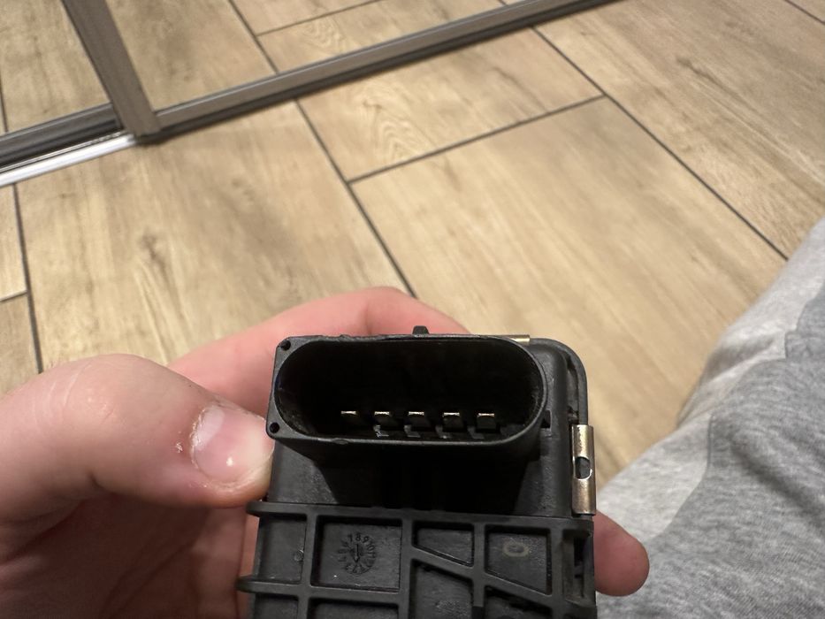 Nastawnik turbiny mercedesW211 2.7diesel