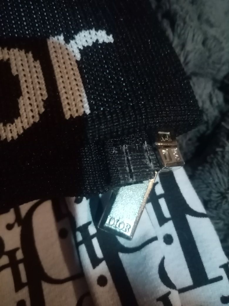 Sprzedam nowy oryginalny dres dior