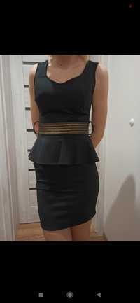 Elegancka sukienka z baskinką S, elastyczna czarna z paskiem