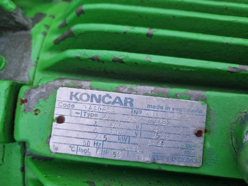Pompy hydrauliczne 11kW i 7,5kW.