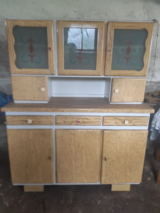 Kredens kuchenny PRL