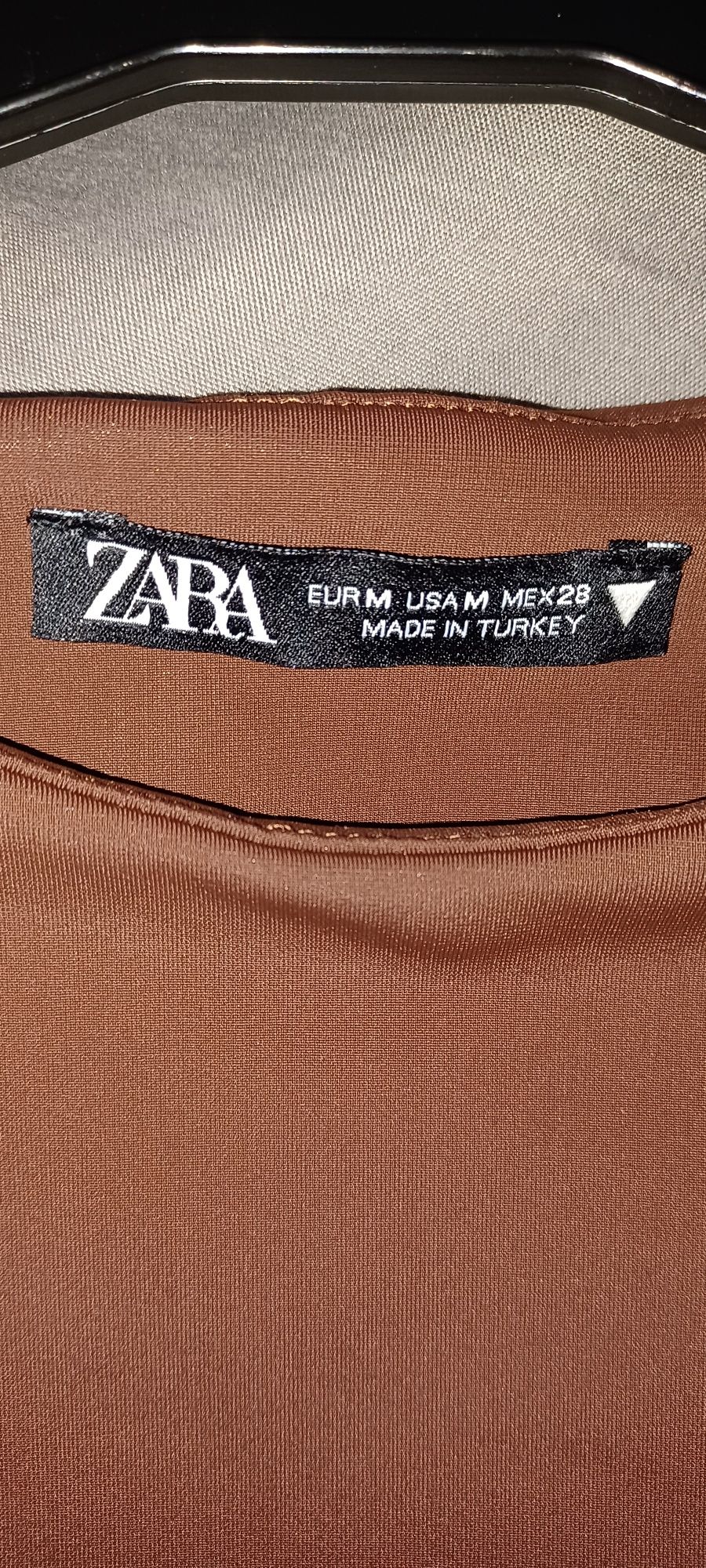 Body com ombreiras Zara