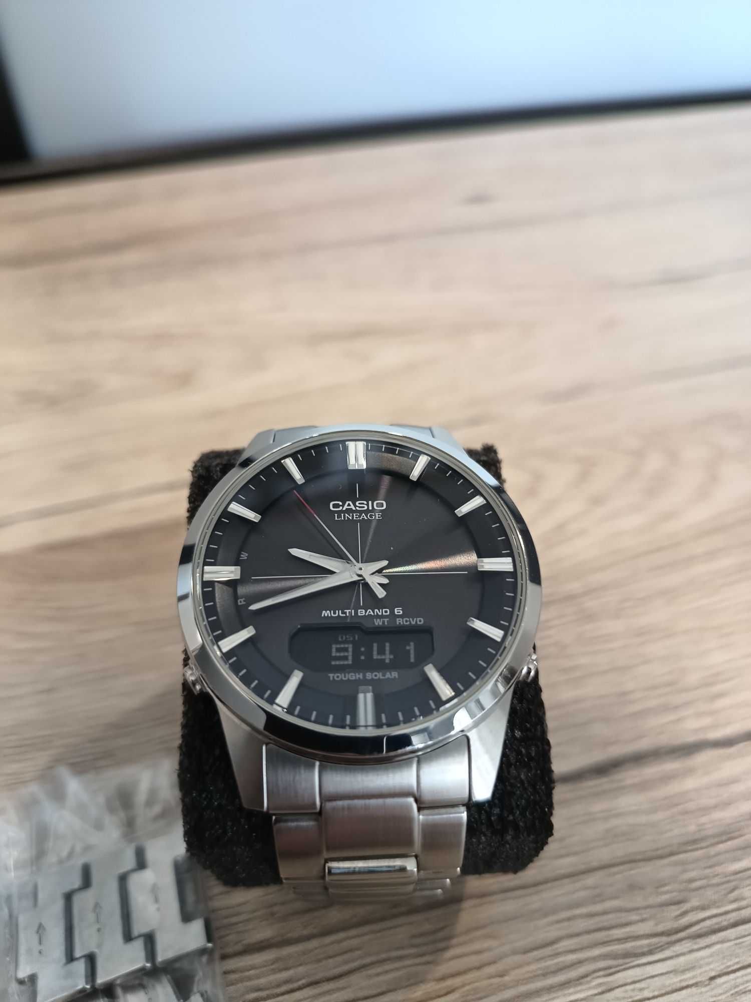 zegarek solarny Casio LCW-M170