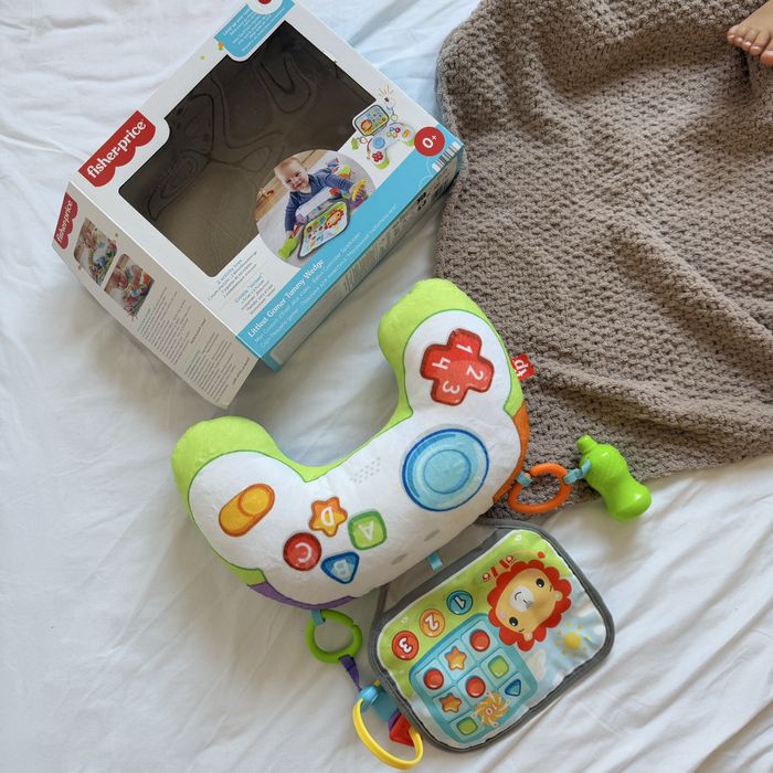 Подушка для гри на животику Fisher Price