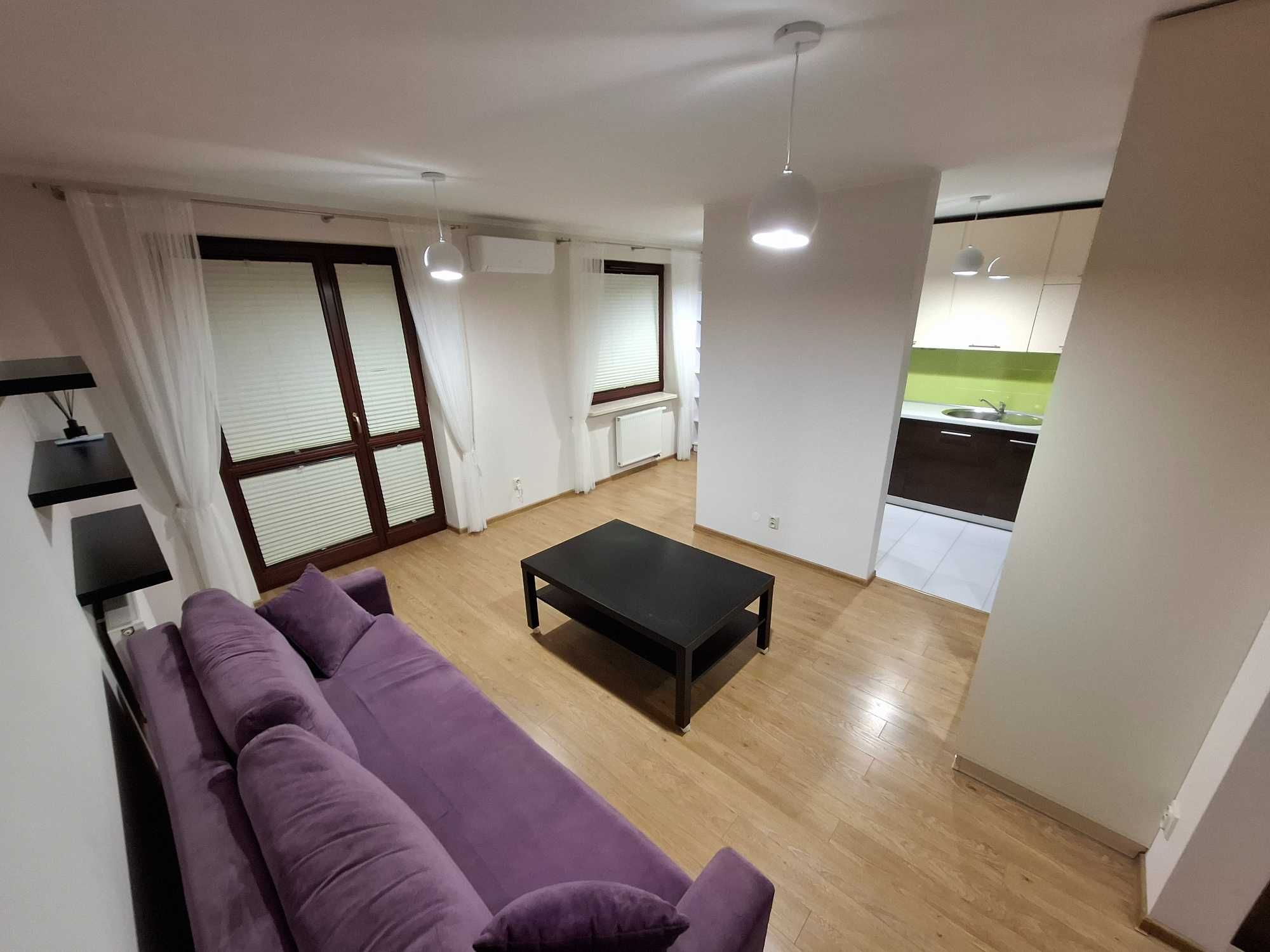 Kawalerka 35 m² – ul. Mickiewicza, osiedle zamknięte, klimatyzacja