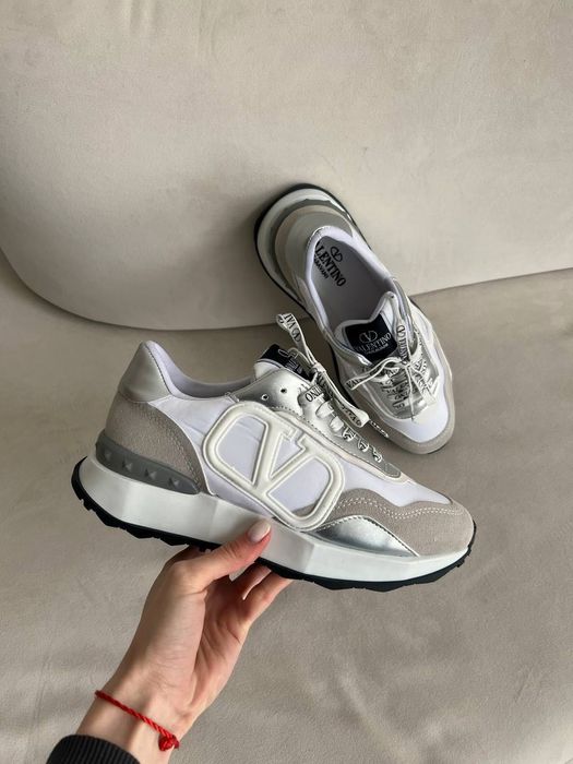 Valentino Garavani White женские кроссовки натуральная кожа новые ориг