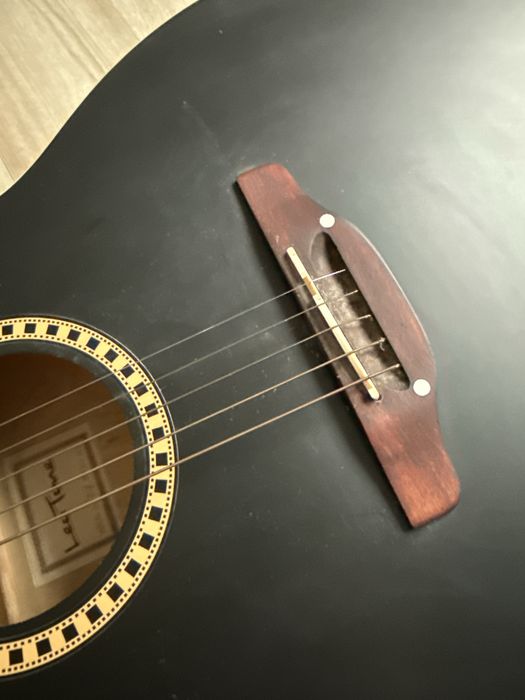 Терміново, гітара leotone + ремінець та медіатор в подарунок