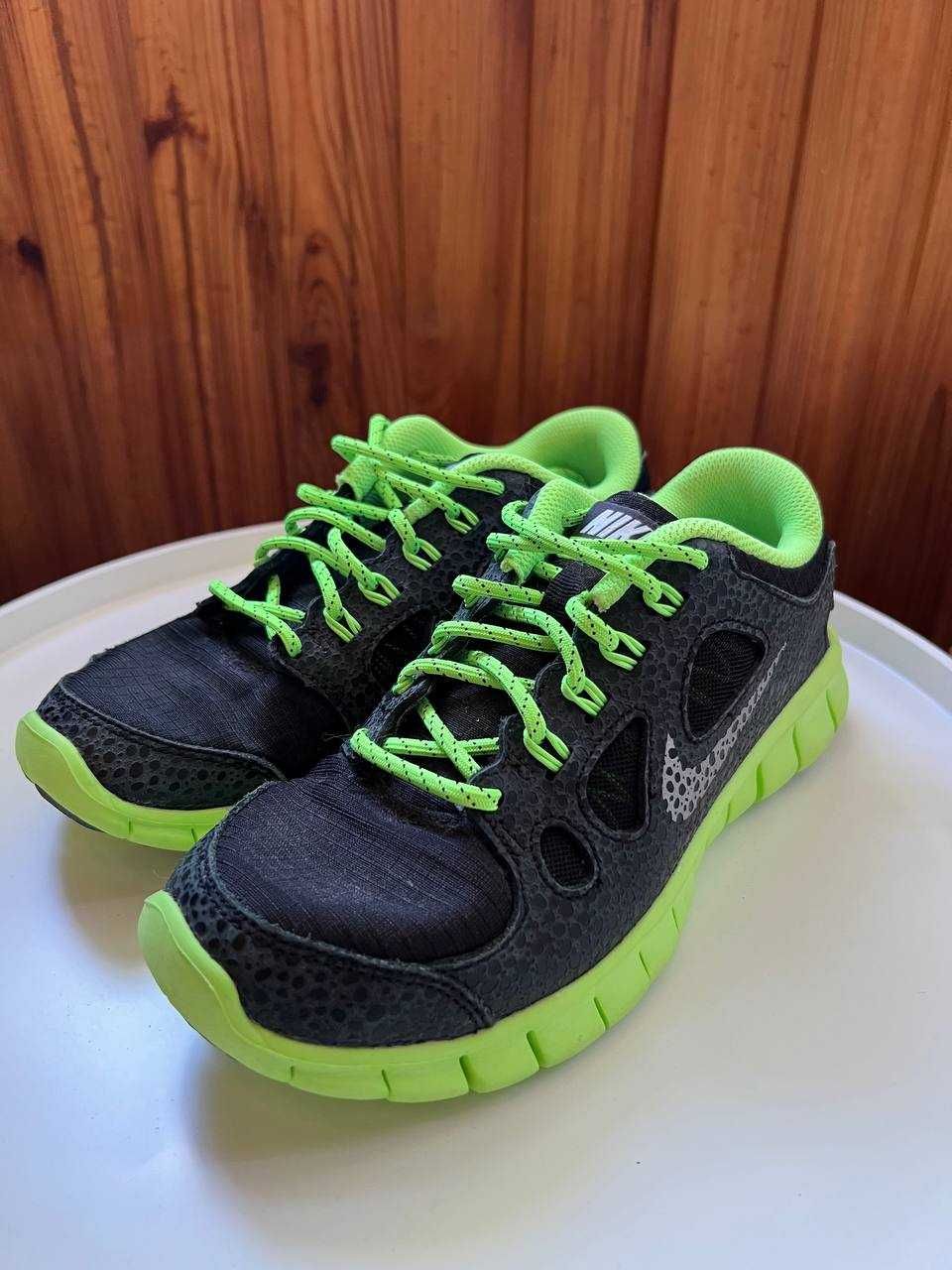 Кросівки Nike кроси взуття