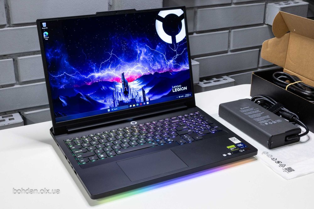 Lenovo Legion Pro 7 16IAX10H U9 275HX RTX 5070 Ti 32GB 2x1TB W11Pro