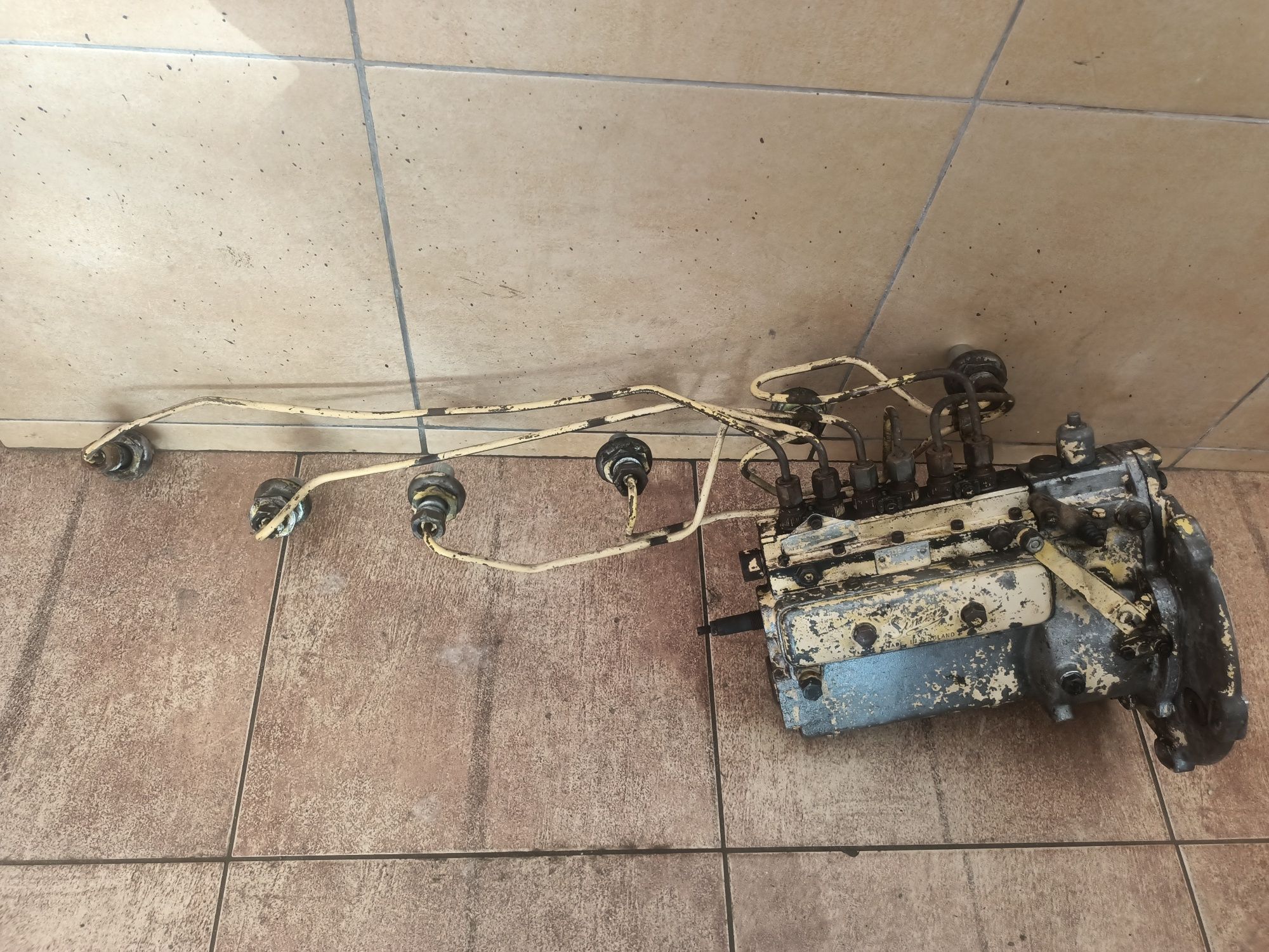 Pompa rurki Simms Minimec. Ford 2712E 2713E 2715E 2723E New Holland