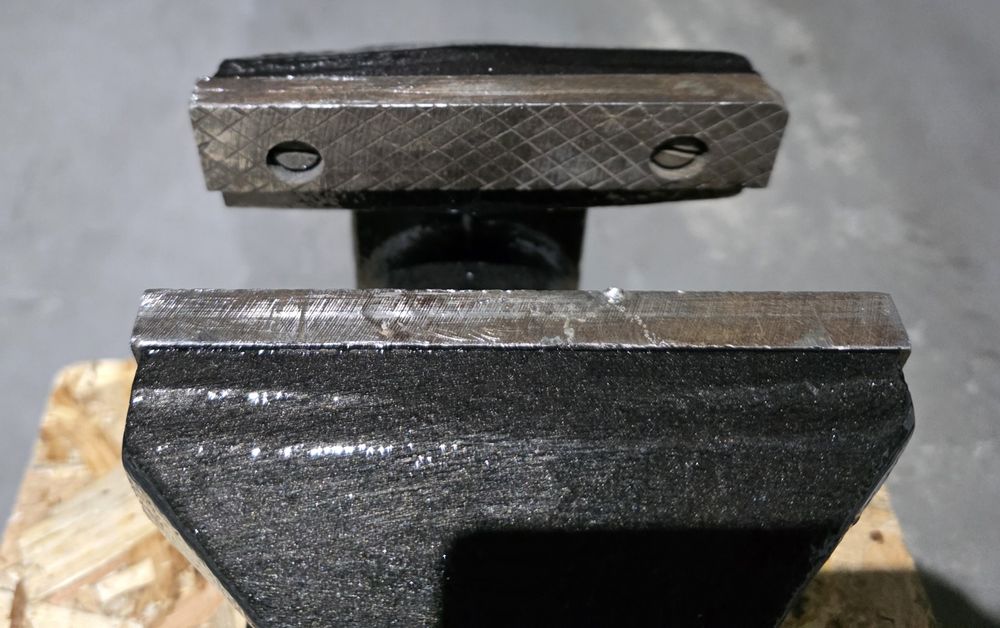 Imadło ślusarskie sztabowe Fabryka Wyrobów Kutych 150 PJWK