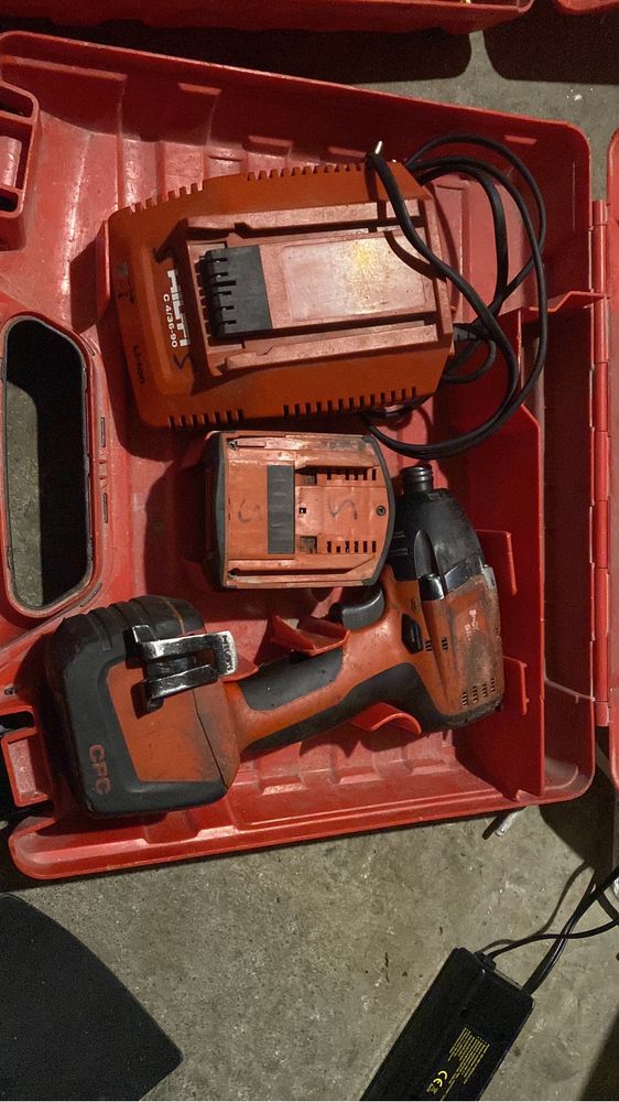 Używany zestaw set hilti SID 14a plus 2 baterie ładowarka