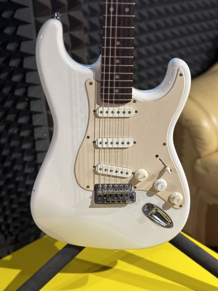 Squier by Fender Stratocaster