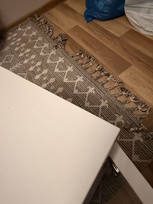 Biała szafka rtv + led