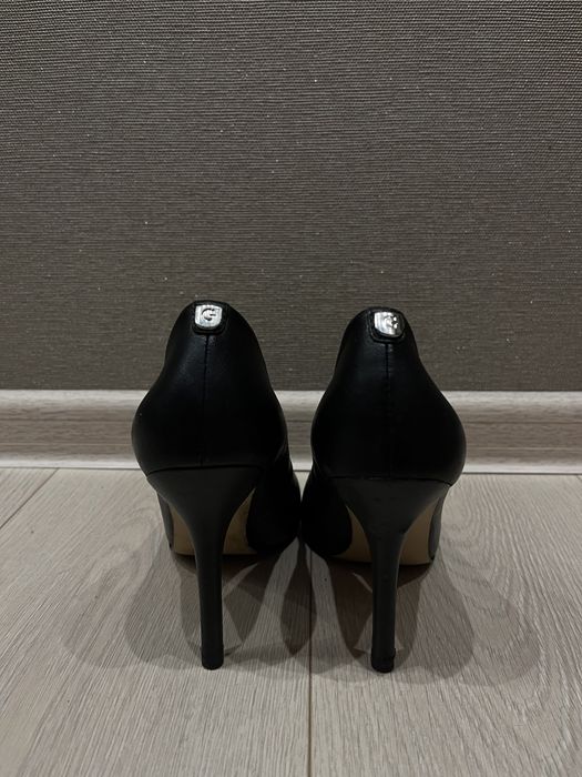 Підбори 36 розмір Guess, туфли на каблуке