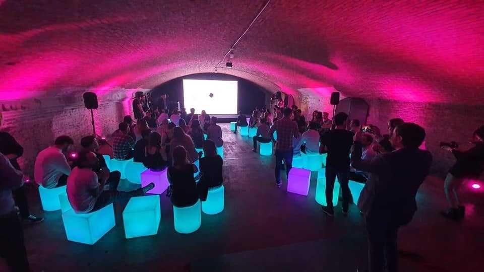 Mobiliario em plastico com iluminação rgb