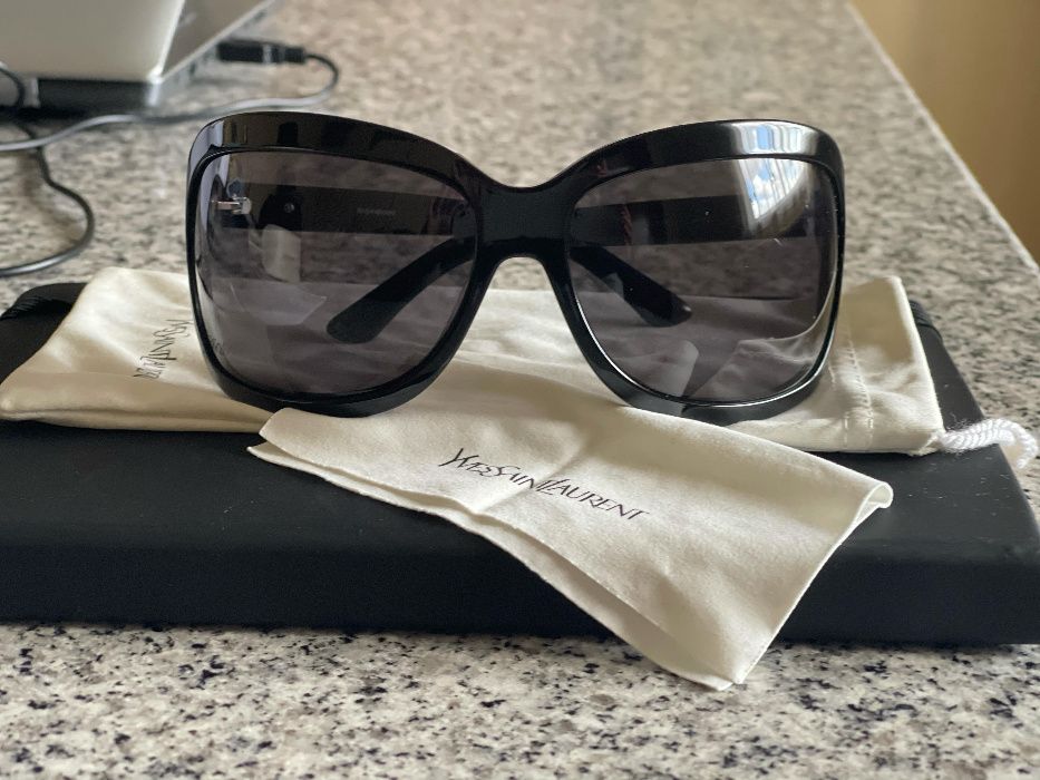 Óculos de sol Yves Saint Laurent