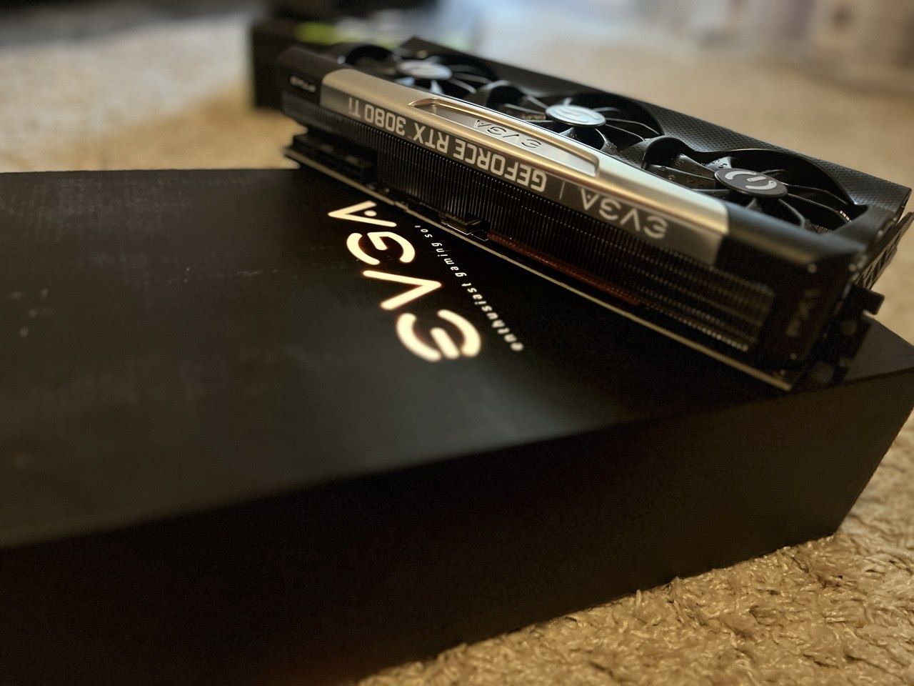EVGA GeForce RTX 3080 Ti 12gb 356bit

Джерело: https: