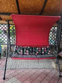 Huśtawka ogrodowa z poduszkami