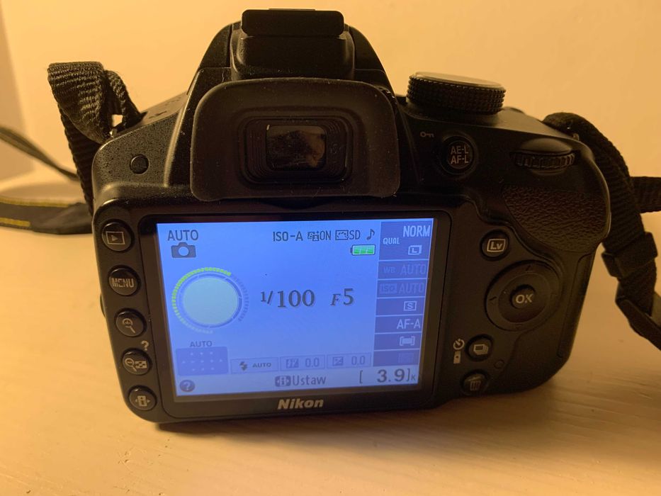 Lustrzanka Nikon D3200 z obiektywem Nikkor 18-55