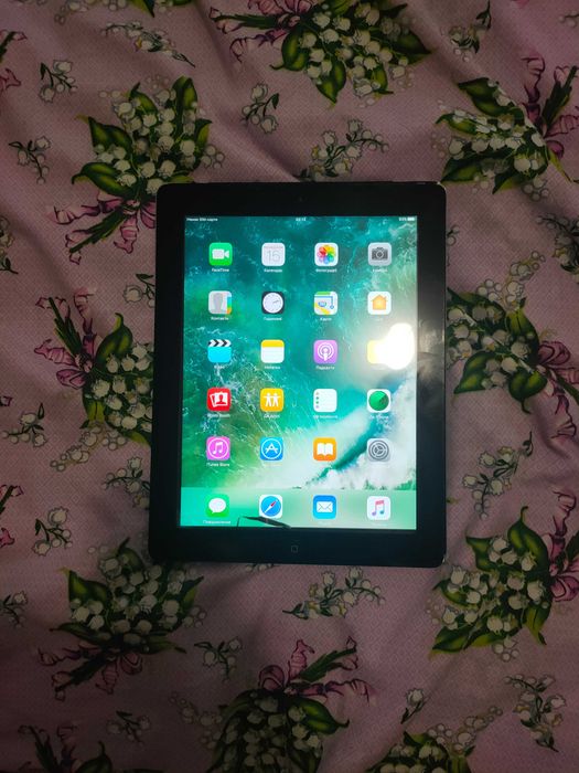 Два планшети Ipad 4 на 128 та 32 гб. На відновлення чи на запчастини.