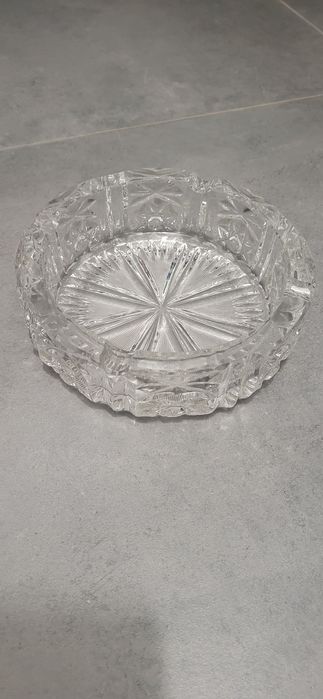 Kryształowa popielniczka