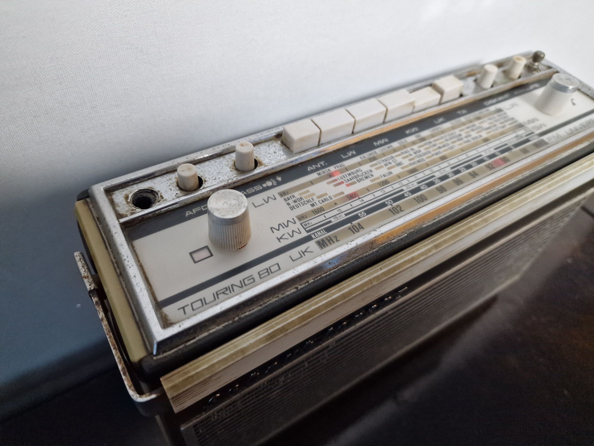 Rádio antigo reparado Schaub-Lorenz
