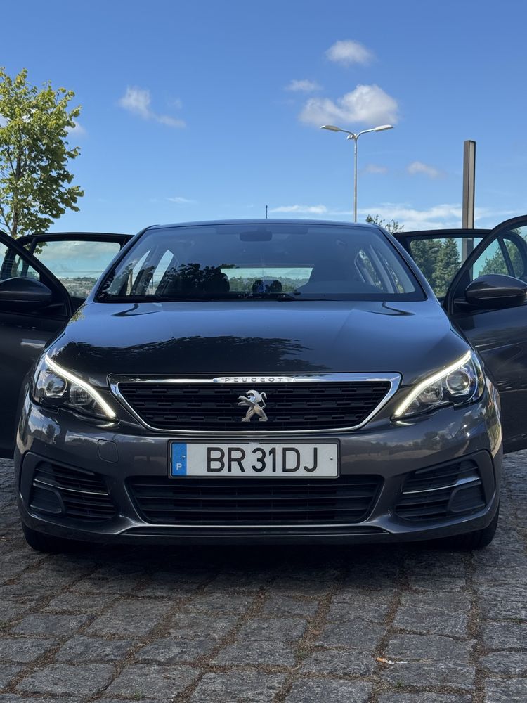 Peugeot 308 1.2 PureTech 130cv – Caixa Automática