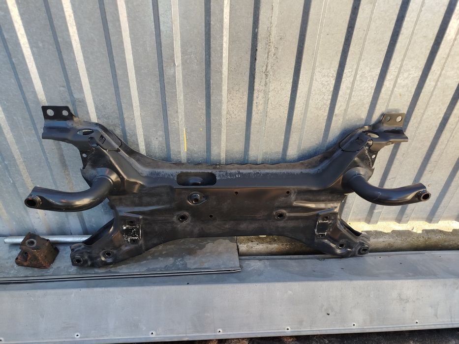 Підрамник балка передня Mitsubishi outlander 18рік