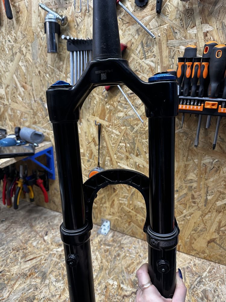 Amortyzator przedni FOX 38 Performance Elite GRIP2 - 170mm