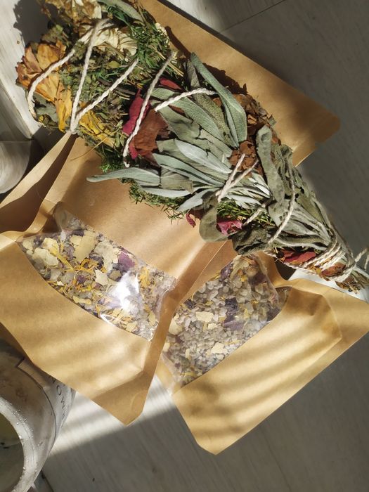 Сіль для ванн з лавандою, трояндами та глинами