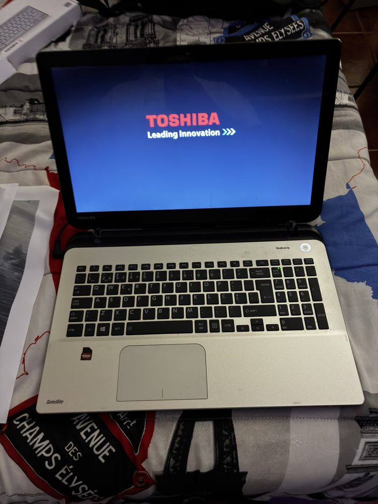 Vendo portatil da toshiba