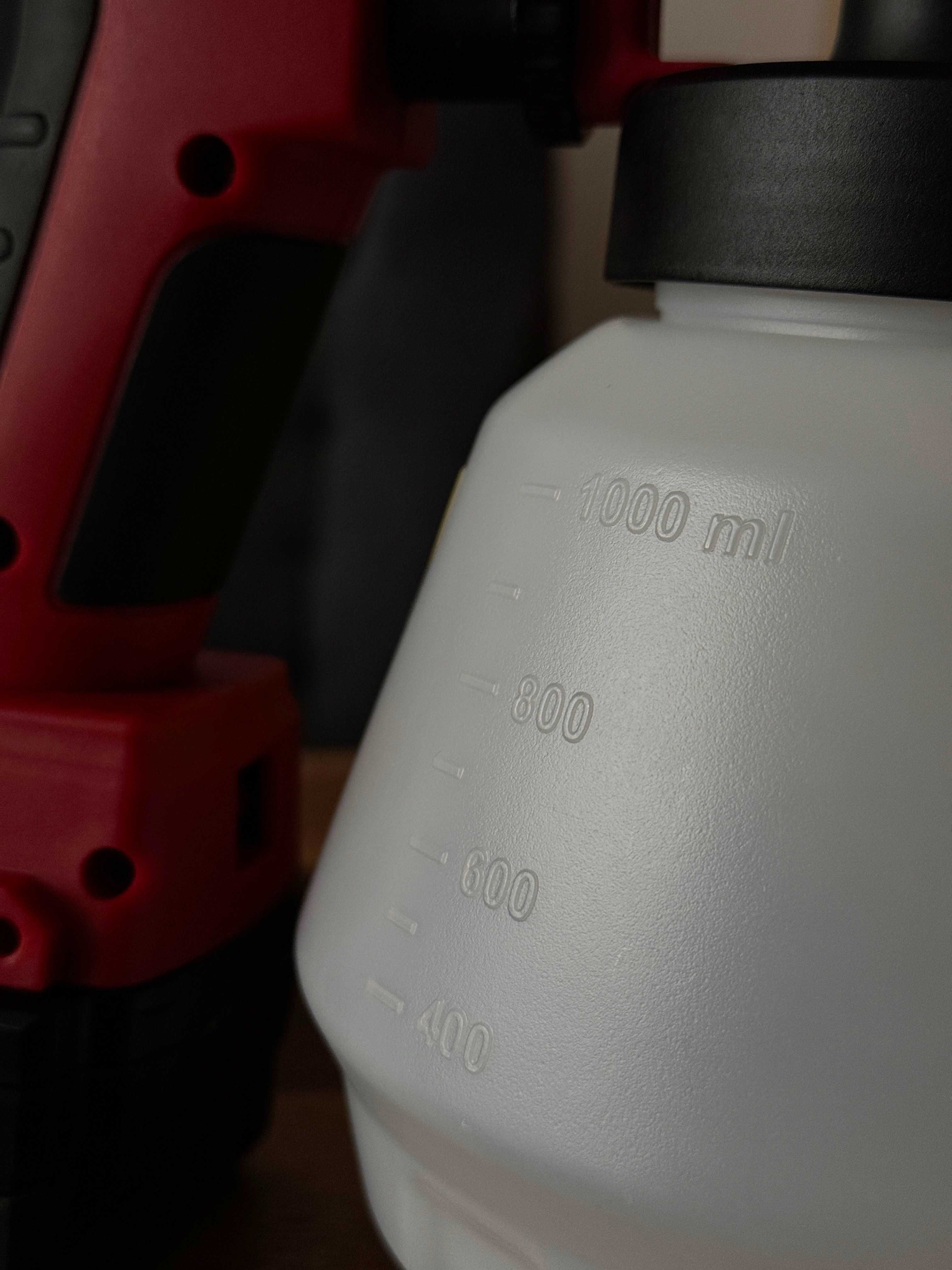 Mobilny lekki bezprzewodowy pistolet malarski 1000ml pod aku milwaukee