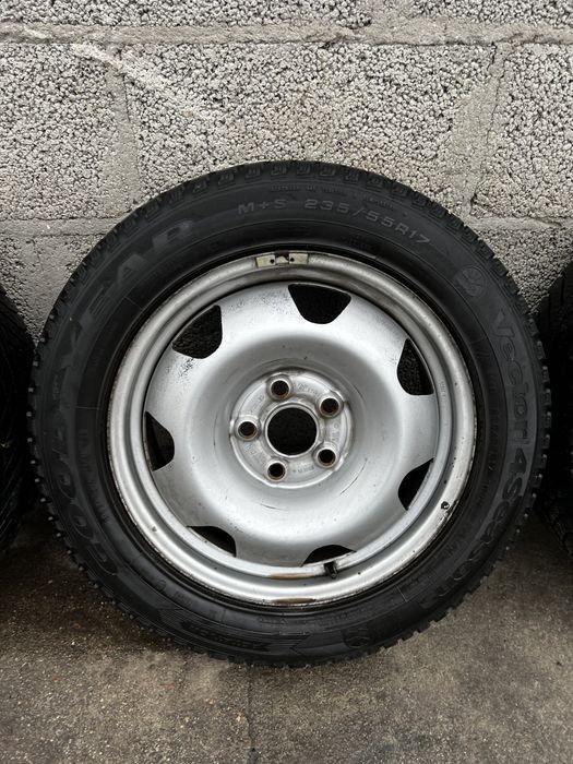 Oryginalne Felgi Stalowe R17 5x120 VW T5 T6 Opony Całoroczne 235/55/17