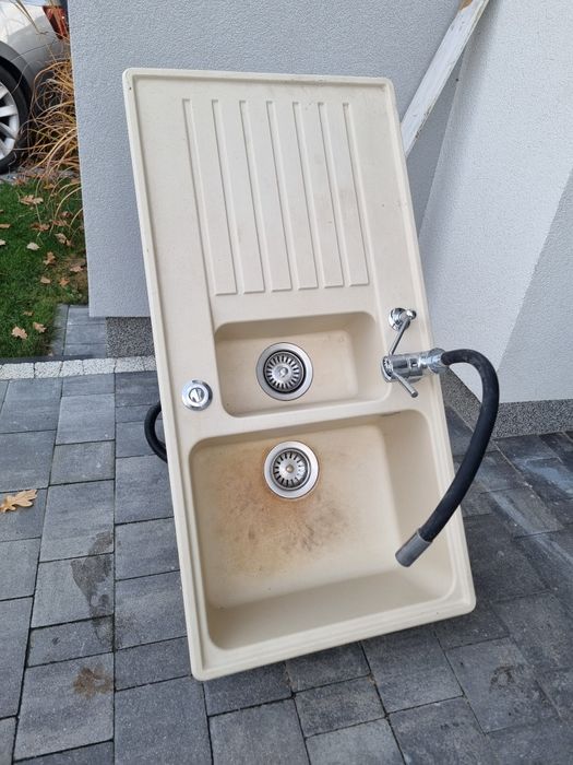 Zlewozmywak jasny kremowy + kran + dozownik na płyn.