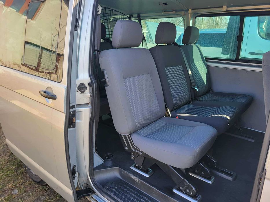 Volkswagen Transporter T5 lift 2013 9-osobowy