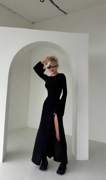 Сукня з довгим рукавом