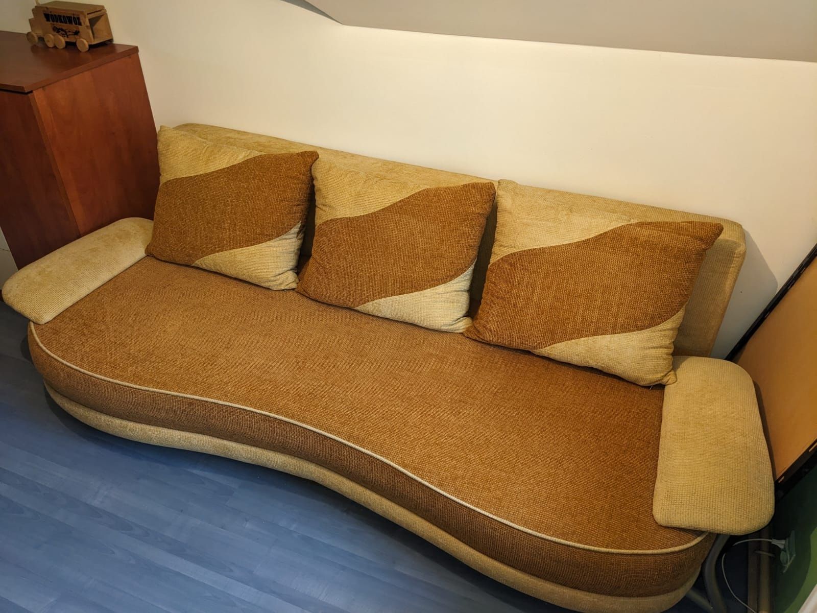 Sofa rozkładana w bardzo dobrym stanie