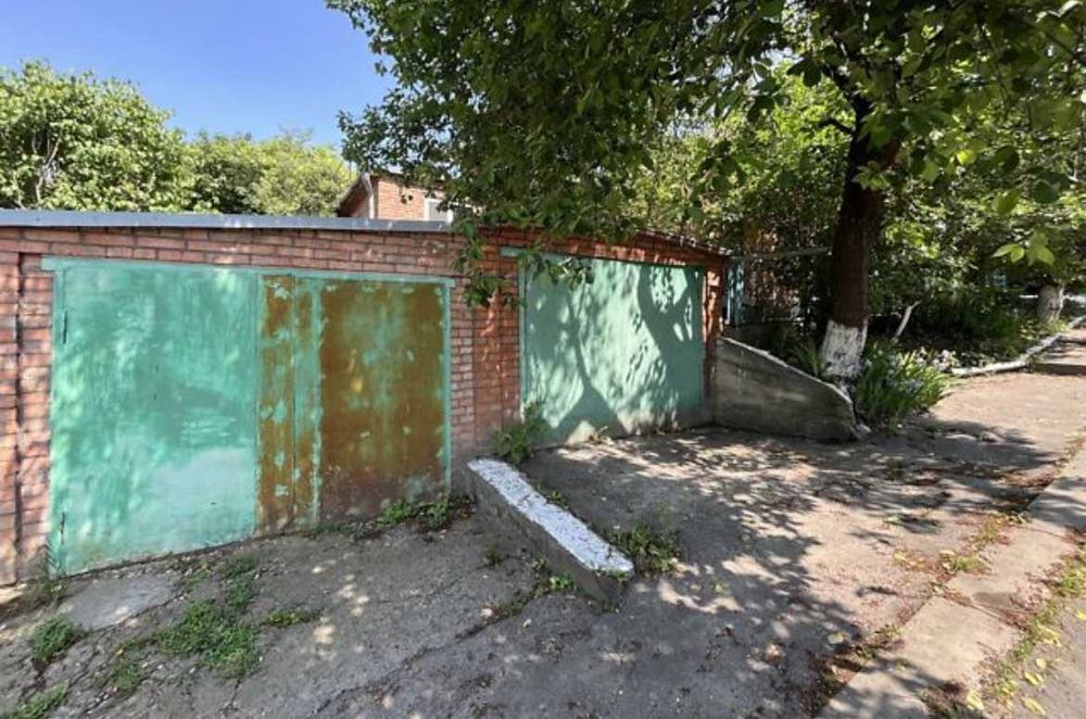 Продаж затишного будинку в Дубовому з великою ділянкою та садом!