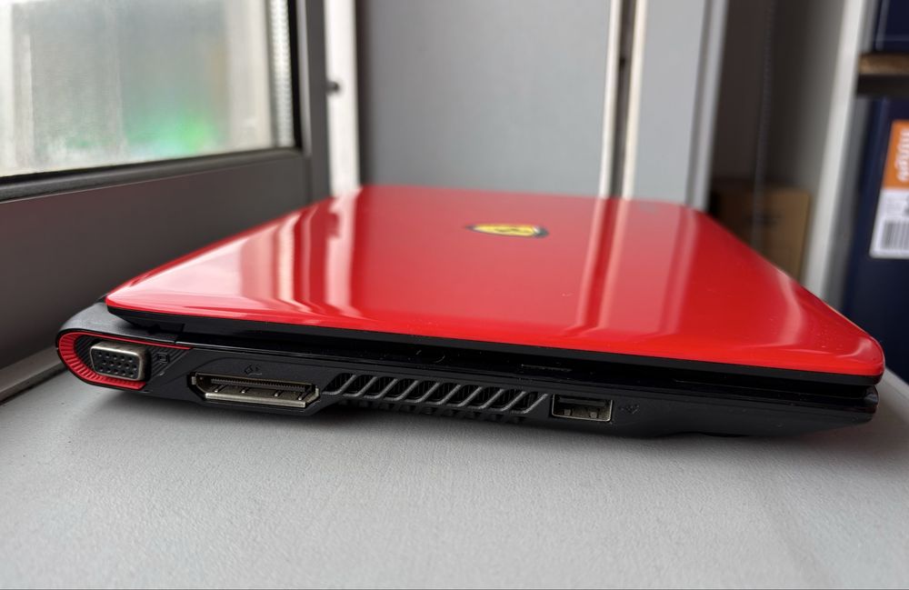 Portátil Acer Ferrari one-200