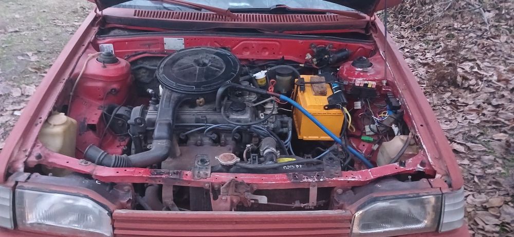 Продам мазду 323