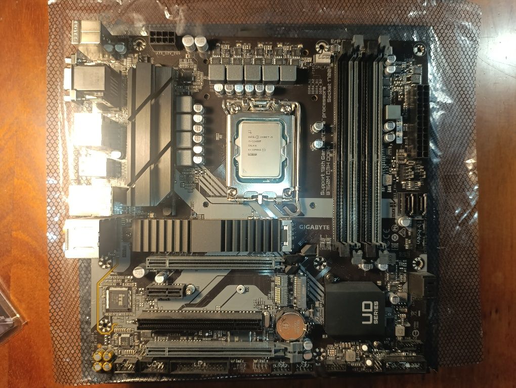 I5-12400F, Gigabyte B760M D3H DDR4, G.Skill Ripjaws DDR4 32GB CL18