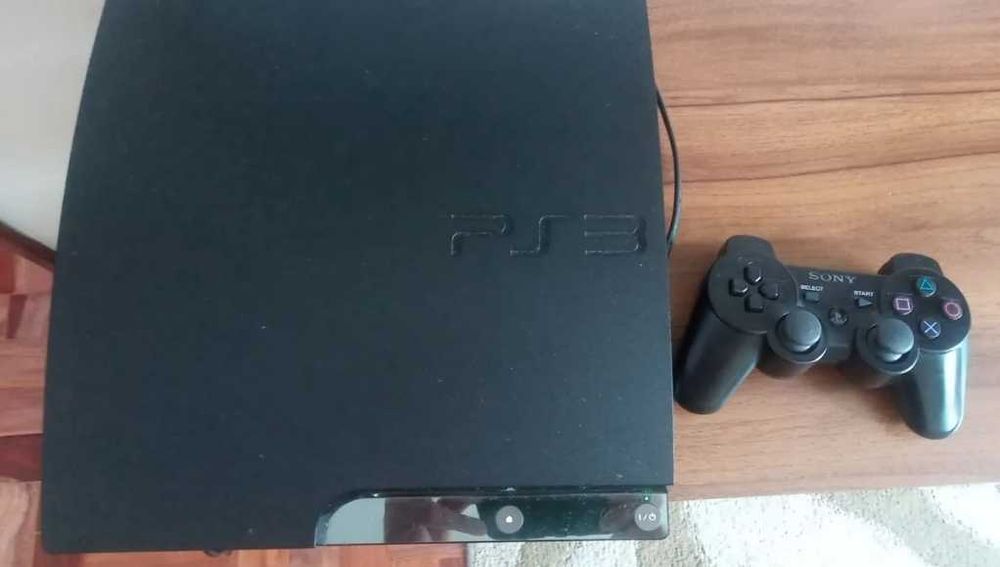 Ps3 slim 1TB + 30 jogos